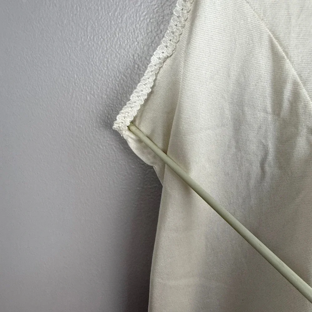 Vintage‎ Vassarette Lace Satin Cami 36 Ivory Nylon USA 70s 80s